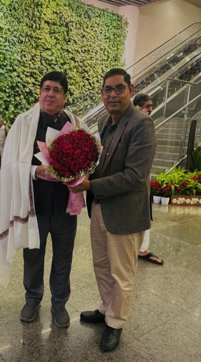 IFFCO_UP's tweet photo. आदरणीय अध्यक्ष श्री दिलीप संघाणी जी, को International Cooperative Alliance (ICA) के ग्लोबल बोर्ड में निदेशक पद पर निर्वाचित होने पर हार्दिक बधाई एवं अनंत शुभकामनाएँ।
पनामा सिटी में आयोजित चुनाव में आपकी यह शानदार उपलब्धि न केवल इफको, बल्कि भारत के सम्पूर्ण सहकारी आंदोलन के लिए अत्यंत गौरव का विषय है।

आपके नेतृत्व में भारतीय सहकारिता की आवाज़ को वैश्विक मंच पर और अधिक मजबूती एवं प्रभाव प्राप्त होगा। यह ऐतिहासिक उपलब्धि देश के करोड़ों किसानों एवं सहकारी परिवार के लिए भी गर्व का क्षण है।
आपके सफल कार्यकाल एवं उज्ज्वल भविष्य के लिए ढेरों शुभकामनाएँ। 🇮🇳🌾

@Dileep_Sanghani @KiritkrJPatel @IFFCOCropSolns @IFFCO_Coop  @Iffco_Yatendra @jdabureau  @BharatUrvarak