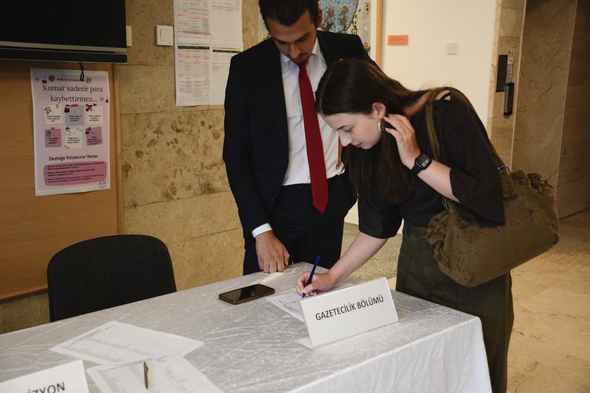GorunumGzt's tweet photo. İLEF'te yeni dönem uyum programı ile başladı
Ankara Üniversitesi İletişim Fakültesi’nde 2026-2027 Akademik Yılı, Uyum Programı ile başladı. Ahmet Taner Kışlalı Dersliği'nde düzenlenen program üç gün sürecek.
#ilefuyum2026 #ilef https://t.co/3xUtCkzPTq