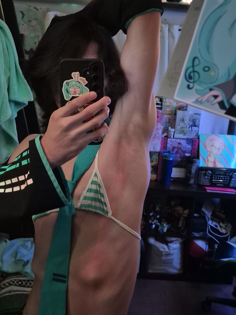 fausty03's tweet photo. Something about armpits you guys said you wanted? Hope these are good, im not doing a double take lol

#nsfw #nsfwtwtًً #nsfwtwtً #mikubikini #armpits https://t.co/fn8ZvgmuvM