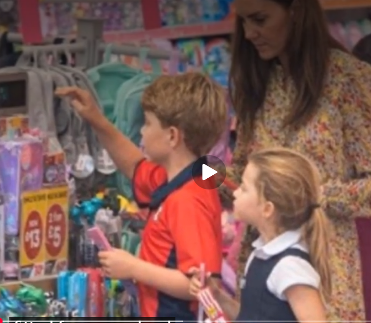 JR42845598's tweet photo. Catherine and the children go shopping.  No fuss. No armed security, no convoy of cars.  
#Markle
