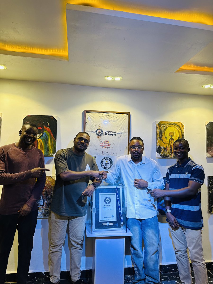 CHOKO_IG's tweet photo. The @WikiAnambraNtWk   held a strategic meeting with Guinness World Record holder, @godwinpaints  to explore a long-term partnership and collaboration.

The discussion focused on leveraging art, culture, digital knowledge, and community development to create lasting impact. https://t.co/rqQ7J8726r