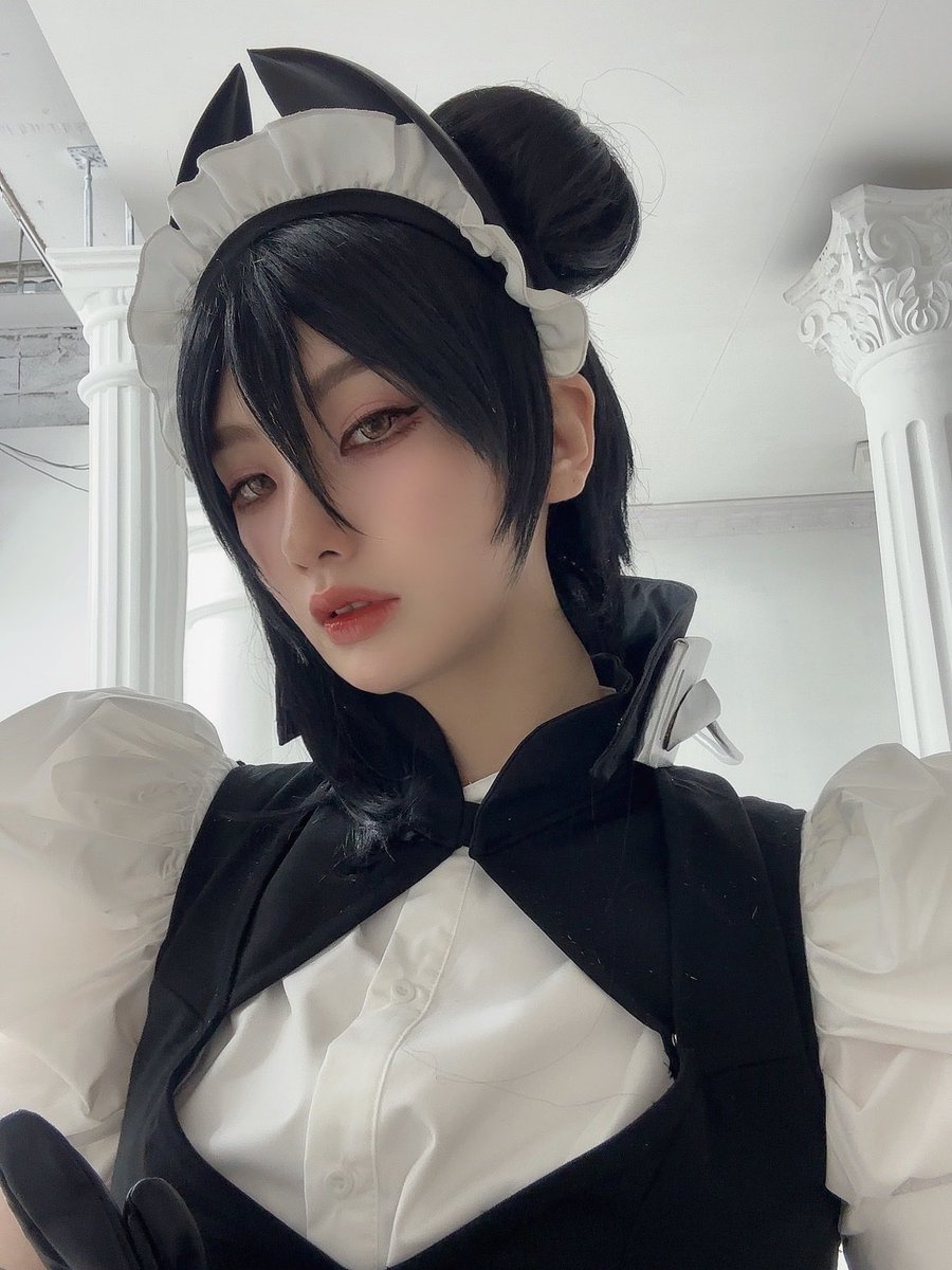 ku_mariri's tweet photo. 私はエージェントちゃんの顔面が強くて冷たくて（でも面倒見は良くて）清楚なメイド服着てるのに中からゴツい銃が4丁も飛び出してくるところが好きです
鉄血はゴツくて顔が怖くてナンボだと思ってるので…
………きっと指揮官に絆されてバブっちゃったのね、そうなのね https://t.co/QsoHCwUQqJ