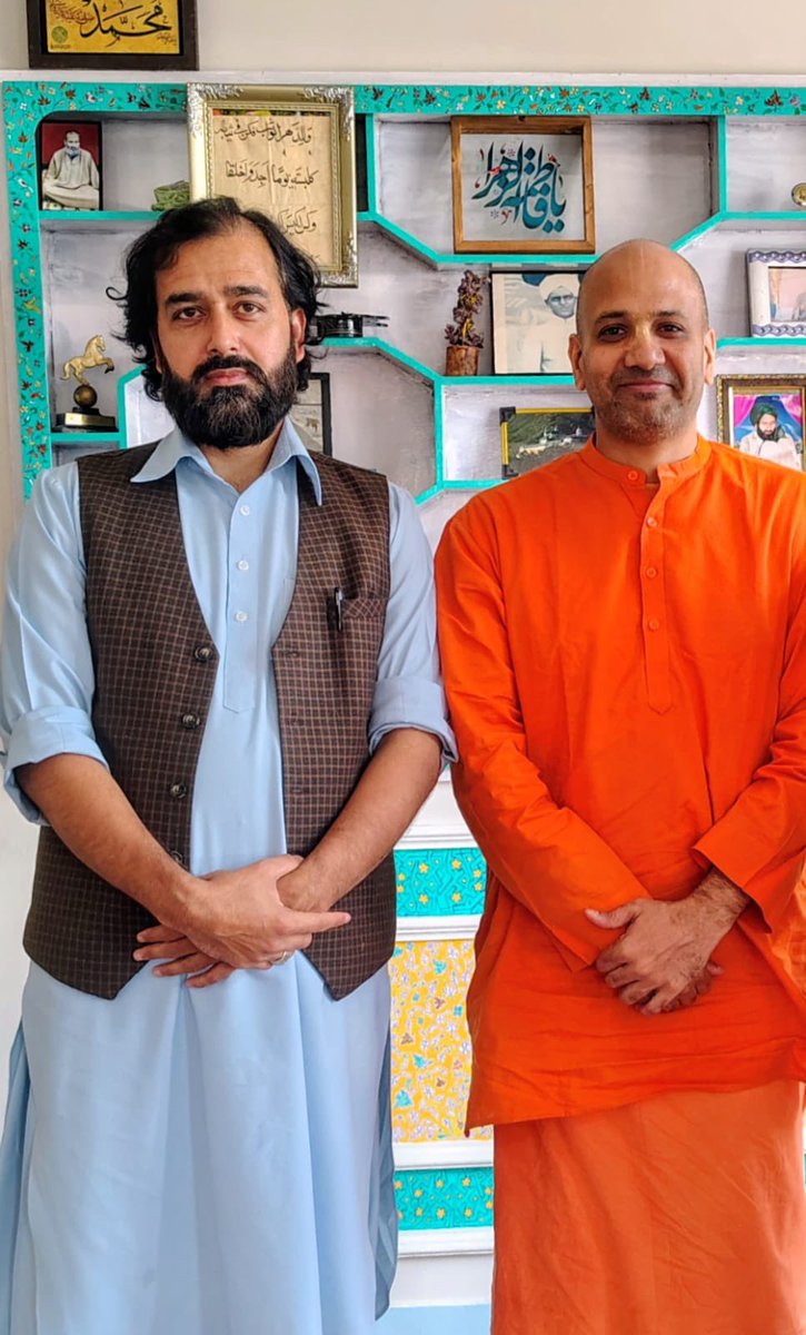 drsameersiddiqi's tweet photo. Today I was glad to welcome a prominent South Indian scholar and spiritual personality Shri Swami Sriram Charana Aravinda Das Ji from TamilNadu at my home. Swami Ji was on a tour to deliver a talk at Indian Institute of Management (IIM) Jammu, and was gracious enough to travel all along the way from Jammu to meet me. We had a good time together wherein we deliberated upon the religious and spiritual discourses in Islam and Hinduism and the common challenges that the spiritual ethos of religions is facing today in wake of post modern materialism. Thank God that people with a penchant for interfaith dialogue and broader understanding of humanity are still there residing under the canopy of heavens. Thanks Swami ji for enlightening our day with your valuable presence. 
@iskcon @IIMJammu
