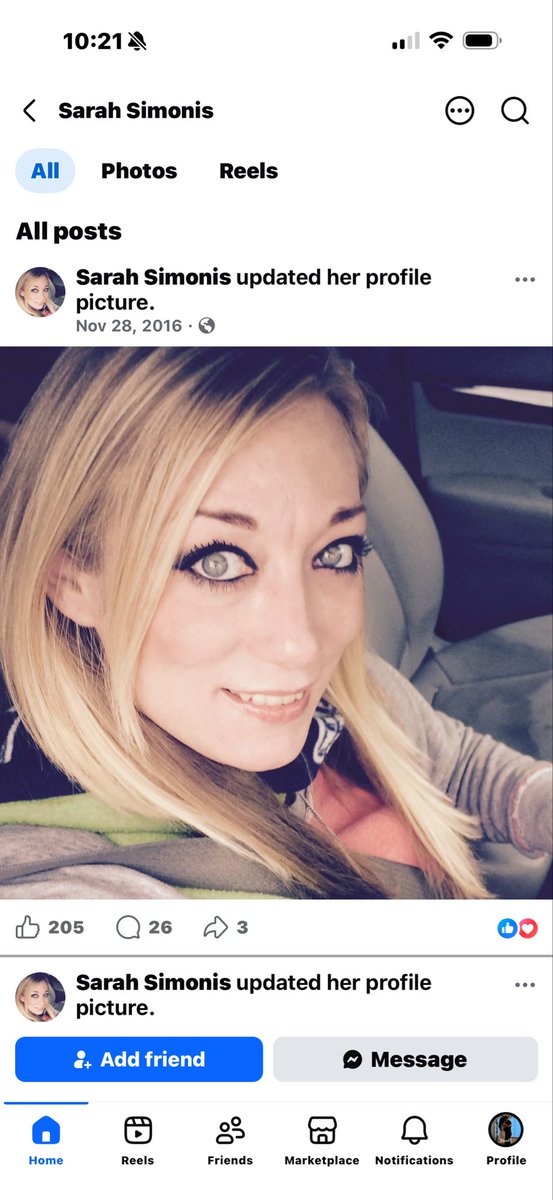 YouWatchingPdx's tweet photo. @TheRealFarley That is Sarah. A regular for doing that (getting naked), car prowls, shoplifting, trespassing on local businesses she can’t be at. This was her before the drugs and living on the streets. https://t.co/x88A8RALyX