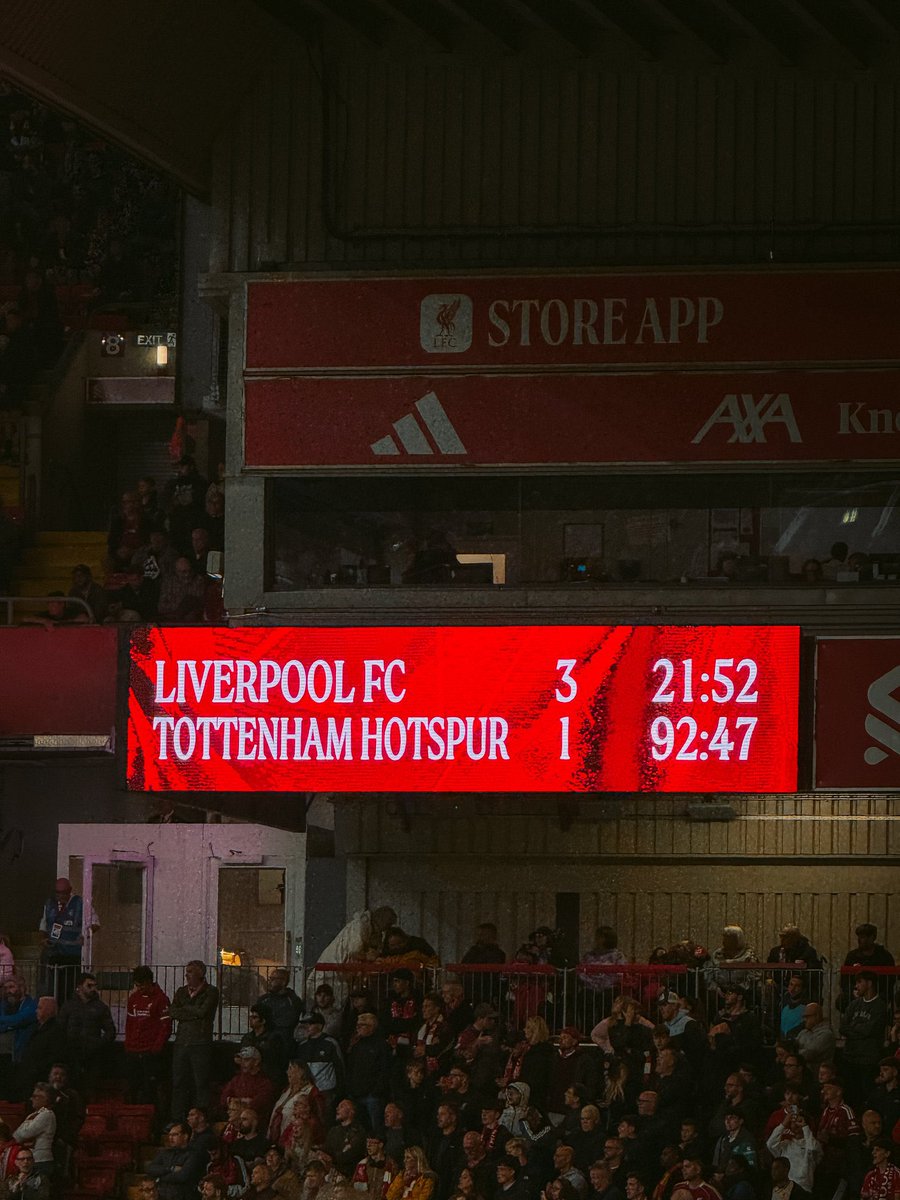 lfcforever86's tweet photo. Amazing performance last night 👍🏻 up the reds🔴 @LFC https://t.co/ZNZZopHgou