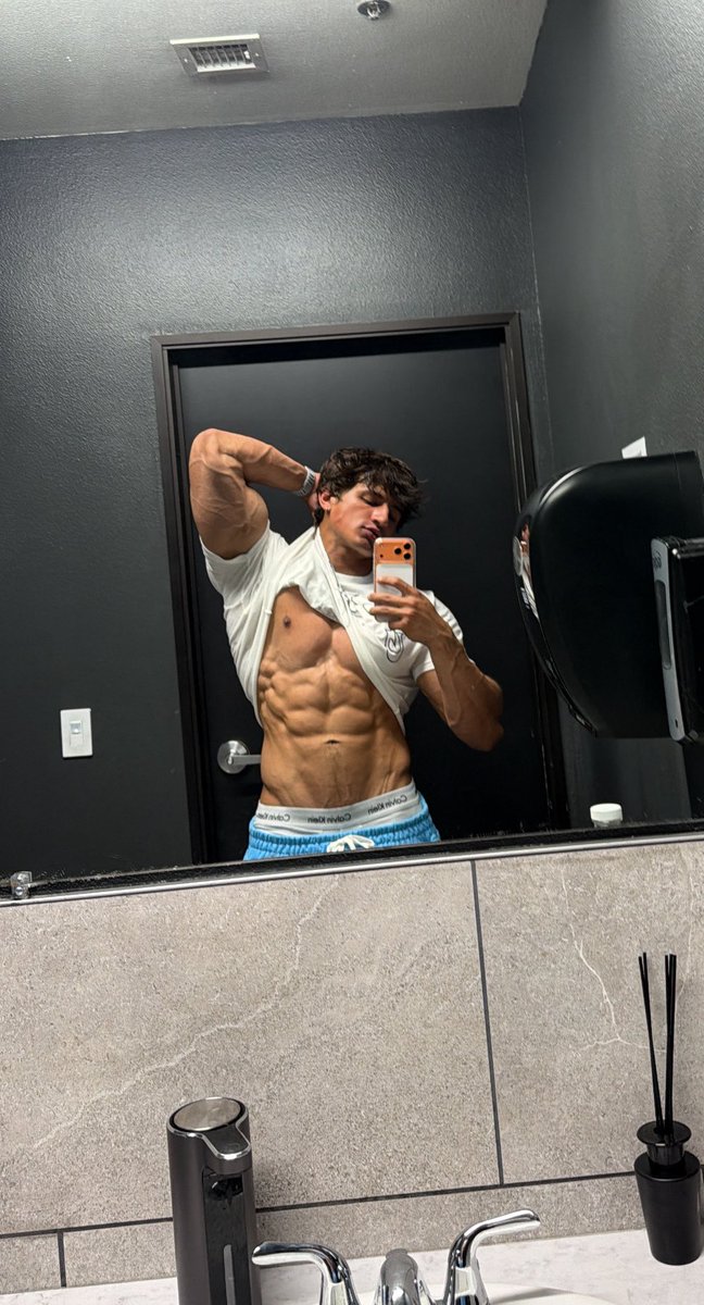 kingDAviS087's tweet photo. Your purpose is simple: admire😈, obey, tribute💳.

Telegram ~ https://t.co/y1oMLjyWPn

You’re Born to serve 🙇#popper #Hypnosis #Paypigneeded #debtcontract #findom #Serveme https://t.co/ZgqmI7fuj5