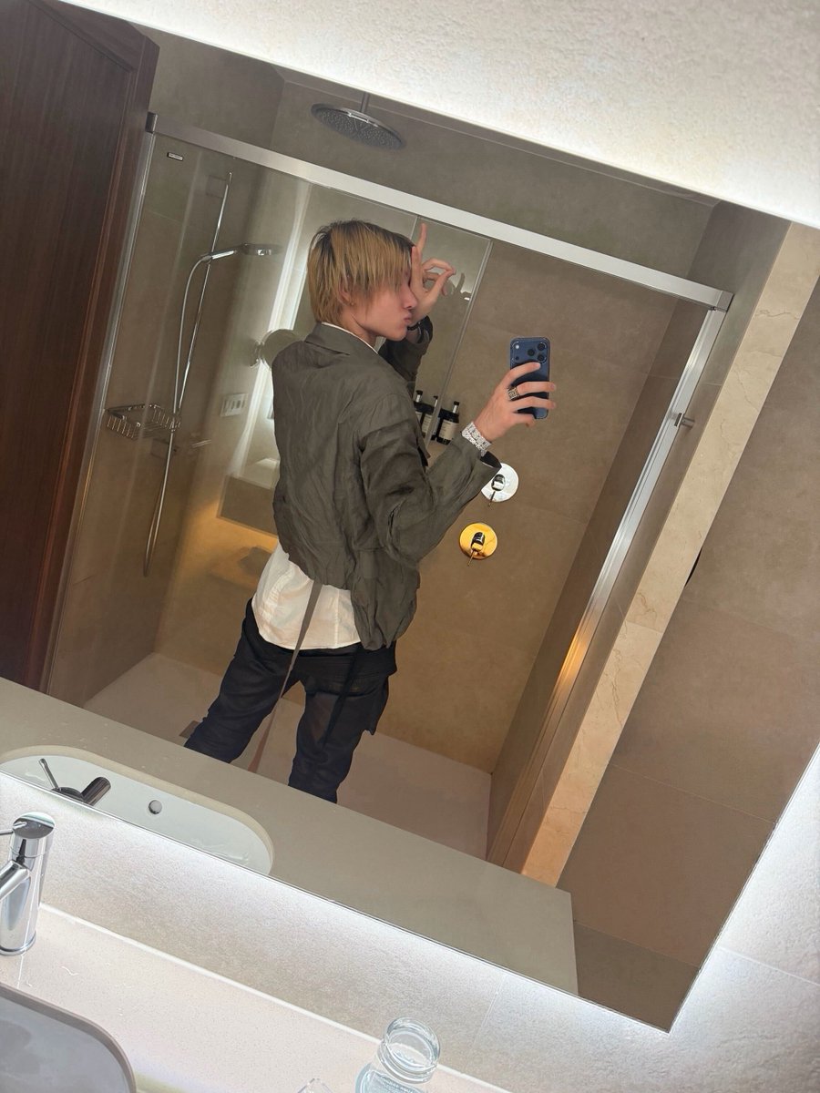 muttiaae's tweet photo. ma bf <3 tau aja gw lagi kangen, makanya sms kan ya? iya iya love you too ntin https://t.co/ucbI57aL6A