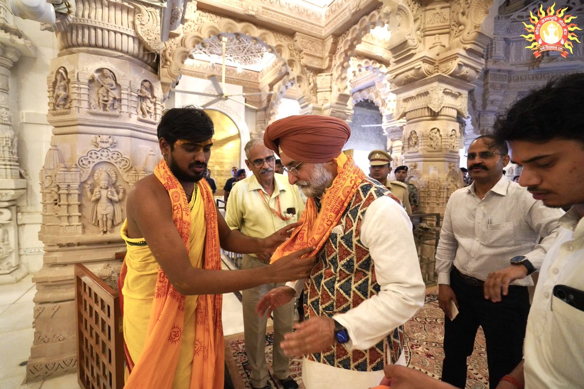 LtGovDelhi's tweet photo. Blessed to have started my visit to UP with the divine darshan of Prabhu Shri Ram Lalla Sarkar at the Shri Ram Janmabhoomi Mandir in Ayodhya today.

Prayed for the peace, progress, good health, and well-being of the people of Delhi and the entire nation. May the timeless ideals of Maryada Purushottam Bhagwan Ram - truth, righteousness, compassion, and selfless service - continue to illuminate our path.

Jai Shri Ram!