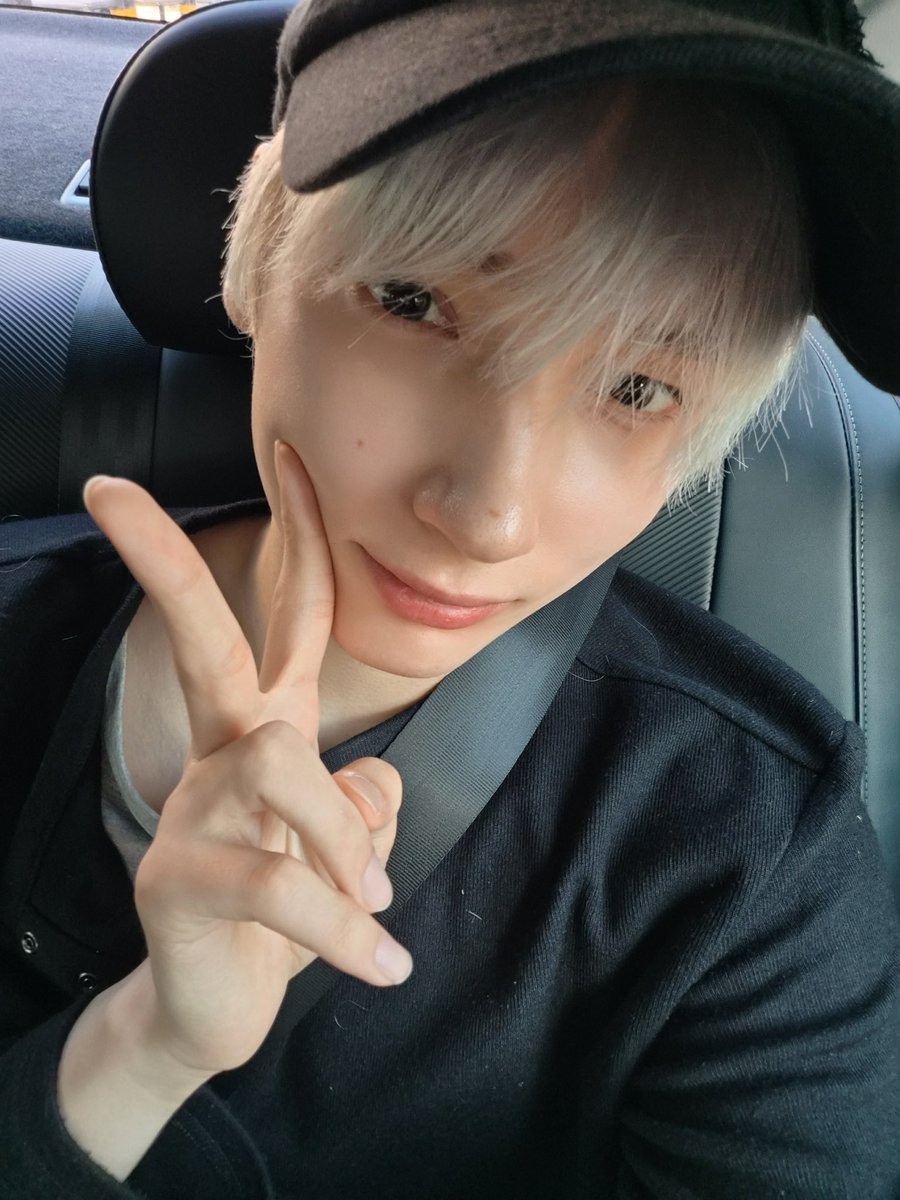 huekangzip's tweet photo. [260916] 🐧💌 https://t.co/ZndSBxa6wn