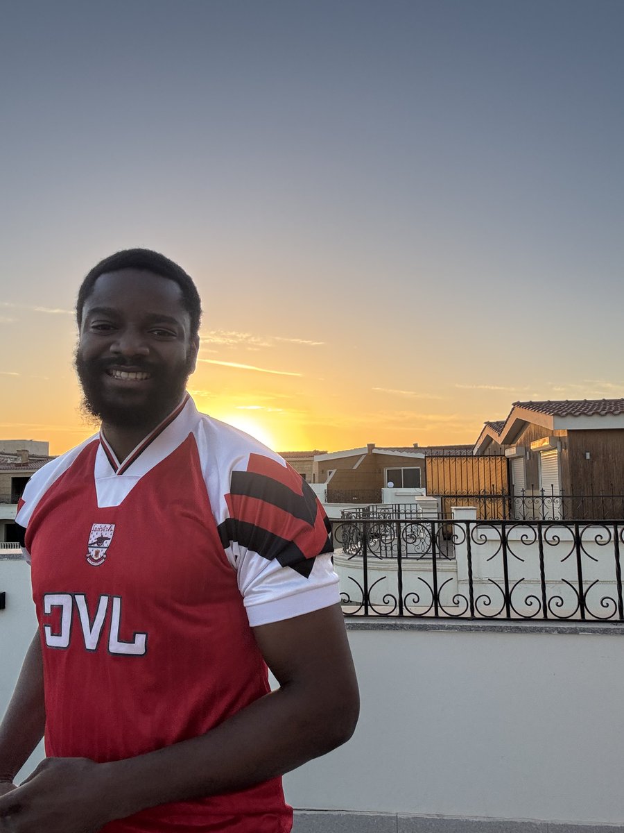 SirLeoBDasilva's tweet photo. Cutting my hair today because Arsenal already have 5 wins in a row 
Thank you God for everything https://t.co/N45tMTAnZI