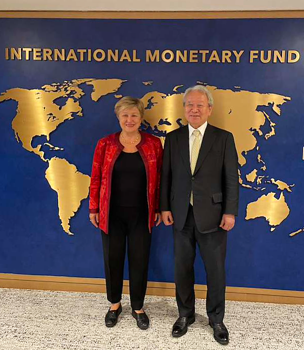 jica_direct_en's tweet photo. #JICA President Tanaka met with #IMF Managing Director Kristalina Georgieva (@KGeorgieva) to discuss global economic prospects and support for vulnerable countries amid the situation in the Middle East. https://t.co/OsXU9unrQM