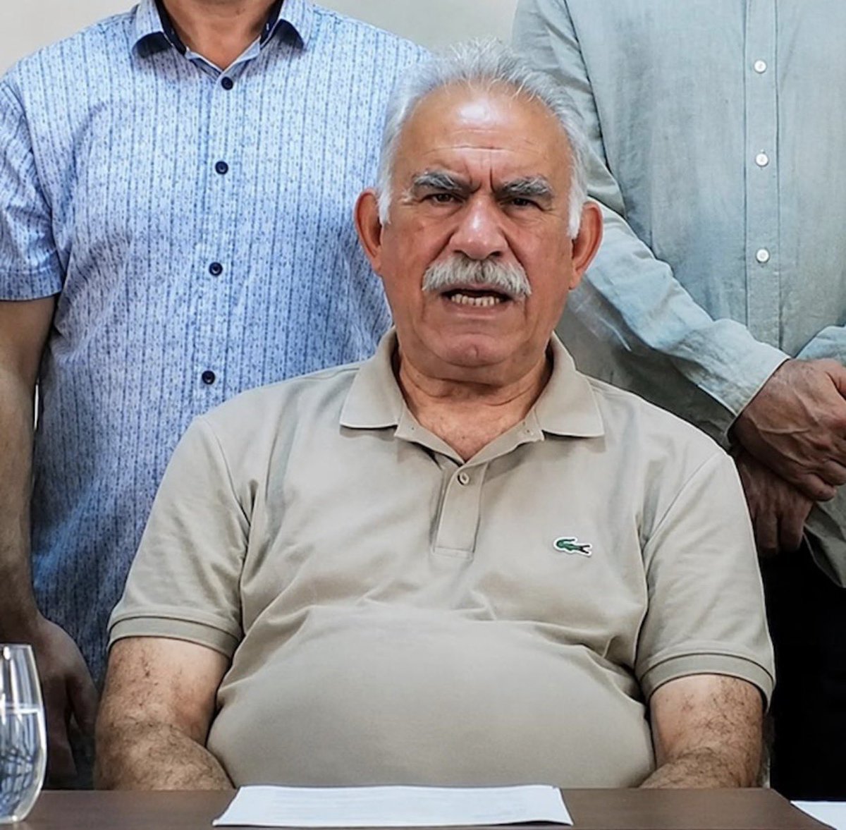 4chella__'s tweet photo. "Buradaki amaç Aleviliği Sünnilik içinde eritmek değil, Kürtleri ve Alevileri kendi kimlikleri ve özgünlükleriyle bu yeni demokratik ittifakın kurucu öznesi haline getirmektir. Alevi Rönesansı da bu ortak demokratik geleceğin en önemli sütunlarından biridir."

— A. Öcalan https://t.co/ZAkWop5TzZ