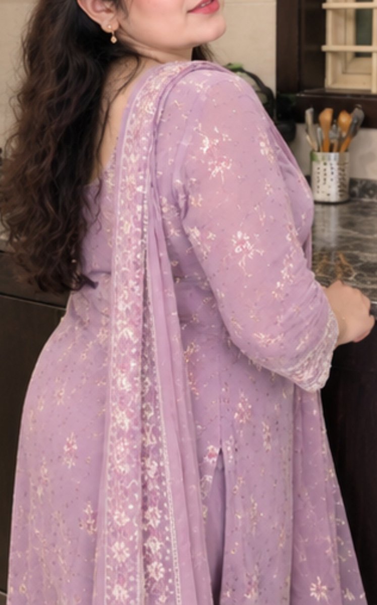 SisterxBrother's tweet photo. Lunch bnane lagi ho 
Kis kis nay Khana hai https://t.co/iNdoi4sM28