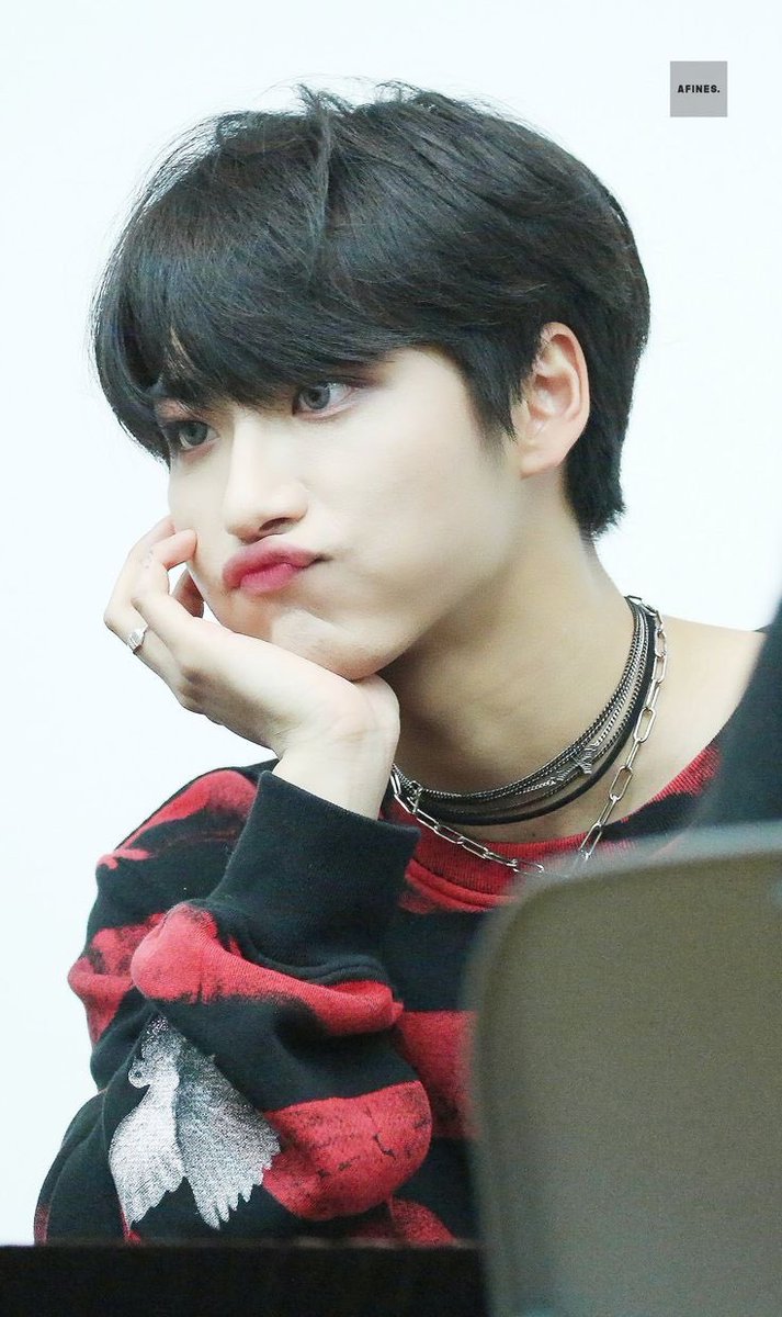 sh_greeen's tweet photo. 입술한바가지 💋💋💋 https://t.co/7DhzrJPYat