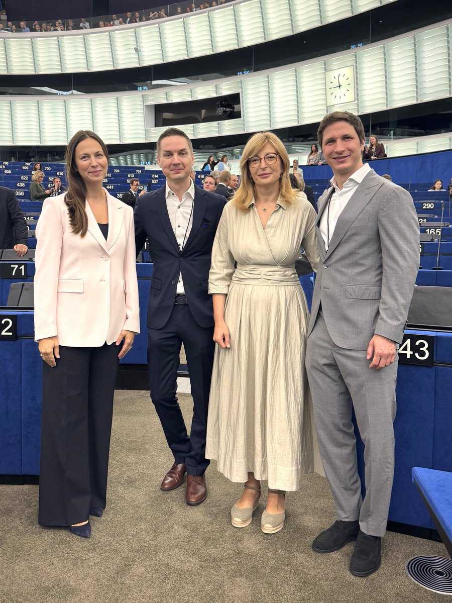 EvaMaydell's tweet photo. A year ago, the Scaleup Europe Fund was announced at #SOTEU 

Today, during President @vonderleyen’s speech in the @Europarl_EN, we are here with @iceye_global - the first company backed by the Fund 🚀🇪🇺

This is what delivery looks like 💪 https://t.co/T0VBRaOB5l