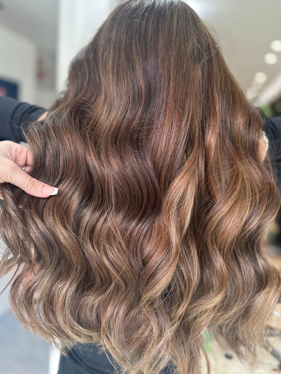 RandallStuhceg's tweet photo. Patience is 🔑.. Black box dye ❌.. start of the lightening process begins.. Years of black box dye, Client attempted to let it grow out but didn’t want the harsh contrast so we helped soften the black 🫶🏼
Colour created by our senior creative https://t.co/Bml8bNwrNz