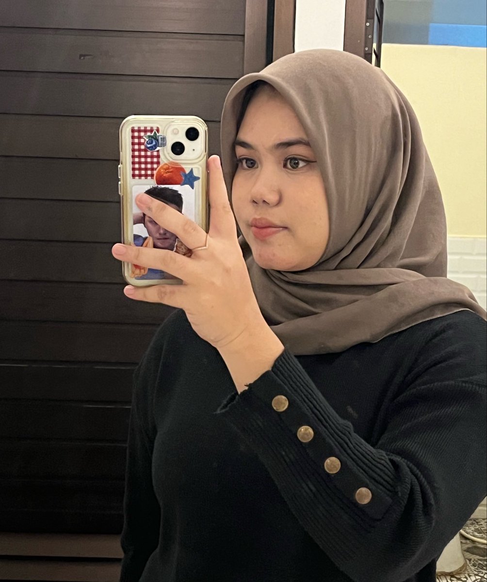 9394fm_'s tweet photo. izinnnn pamer hasil konsisten diet udah jalan 15 bulan

dari 70kg ke 59kg 🥹
konsisten jalan kaki minimal 5k sehari + gym seminggu 2x https://t.co/Z7zqehTwJB
