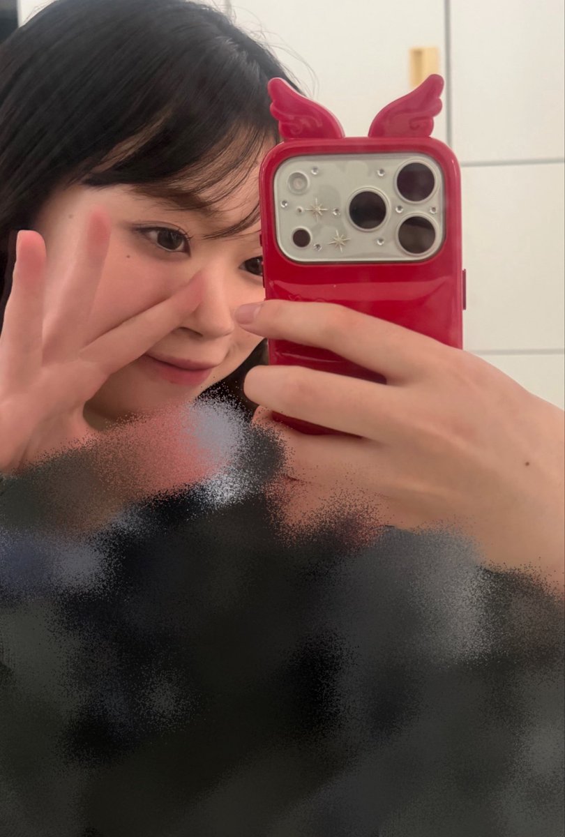 yuri____dm's tweet photo. 今日学校に行ってきました🧡🧡
これは学校の鏡で撮った写真〜！📸✨
今気づいたけど、わたしこの撮り方しかしてない！😂
私にとって毎日毎日が大切なので、明日もたくさん楽しみます🥹🧡

この投稿を見てくださっている方々もみなさんなりに楽しみ・癒されながら頑張りましょう🧡☺️
おやすみなさい💤⭐ https://t.co/NYaUmiE9tg