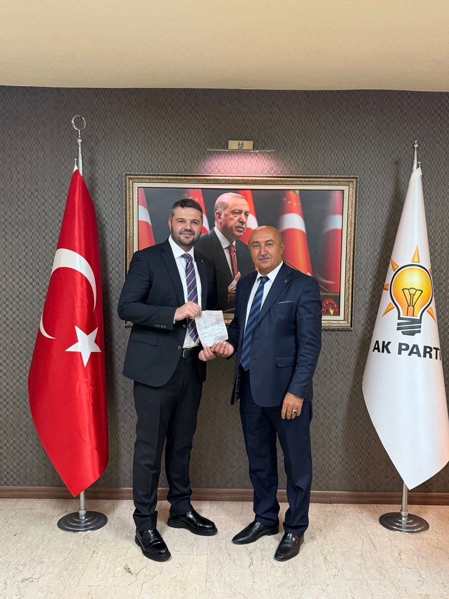 AkKeciorenResmi's tweet photo. İlçe Başkanımız Ömer Faruk İslam'a yapmış oldukları üye çalışma formlarını teslim eden teşkilat mensuplarımız'a çalışmalarından dolayı teşekkür ediyoruz. 

Hemşehrilerimizle bir araya geliyor, gönül köprüleri kuruyor, teşkilatımızın güçlü kadrosunu her geçen gün daha da büyütüyoruz. 🤝

Birlikte daha güçlü, birlikte daha büyük bir teşkilat!

@RTErdogan
@hakanhanozcan
@erhansarigol
@AkpartiAnkara
@omerfarukislam