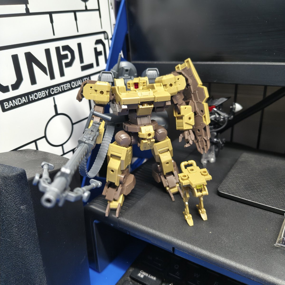 katati_studio's tweet photo. 罪（積み）の償いをしました

初めての30MMでしたが、無骨な機械って感じが好き😆

#30MM
#積みプラ
#贖罪行脚のはじまり https://t.co/o7b8E4bqgc