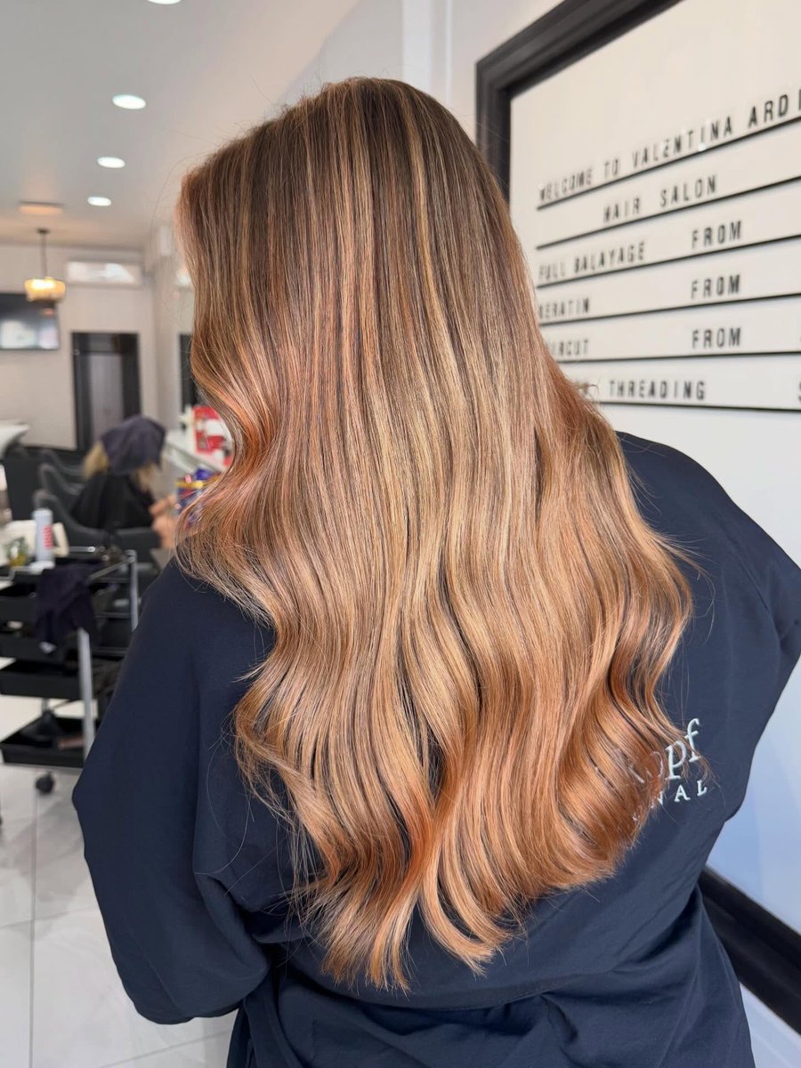 DorlaCookirgtz's tweet photo. ✨Warm strawberry tones blended to perfection 🍓
Healthy shine, seamless dimension &amp; soft femininity. • https://t.co/YCaTEHjSbz