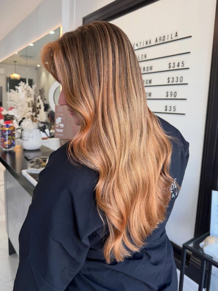 DorlaCookirgtz's tweet photo. ✨Warm strawberry tones blended to perfection 🍓
Healthy shine, seamless dimension &amp; soft femininity. • https://t.co/YCaTEHjSbz
