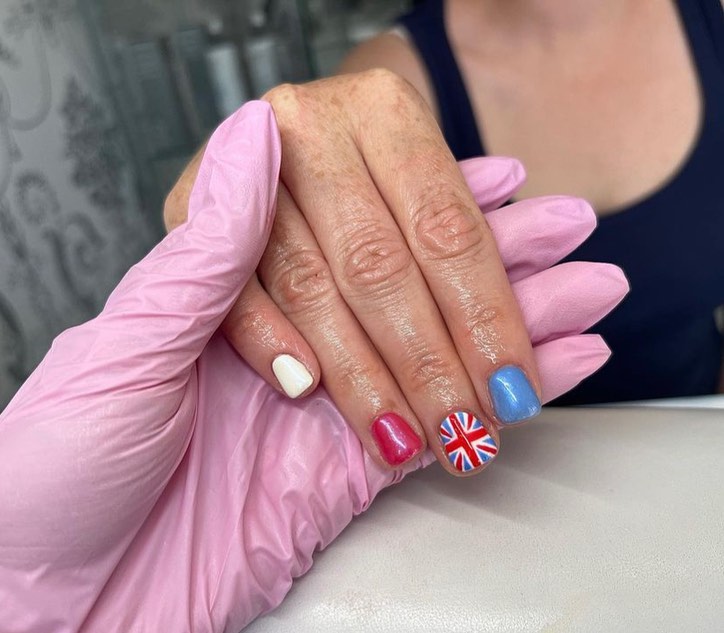 EdwinMelvi5s's tweet photo. 👑 Coronation Weekend 👑. By Jess. We hope you have a fun bank holiday weekend celebrating.. https://t.co/bbLIBq8uWR