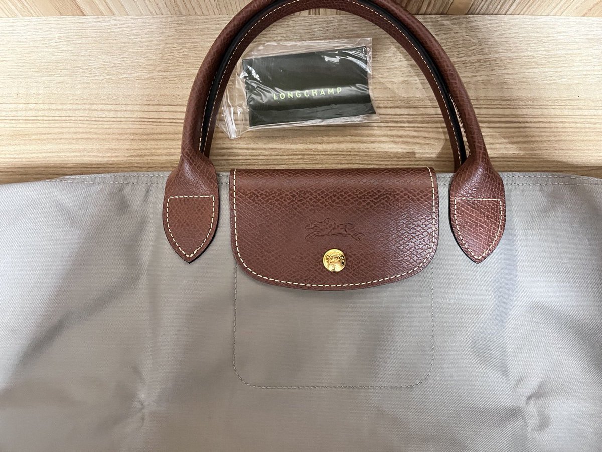 Lunar_studio_'s tweet photo. Le Pliage M short handle 2,560 : Grey color รวมส่ง ไม่มีตำหนิ มือ1 ไม่พอง ทักมาดูภาพเพิ่มเติม นัดรับศรีราชาได้ค่ะ 

☎️ สอบถามเพิ่มเติม สั่งซื้อ 𝗱𝗺 𝗼𝗿 𝗮𝗱𝗱 𝗟𝗶𝗻𝗲 @486gofwk  ได้เลยค่ะ 

#ส่งต่อ #กระเป๋า #longchampthailand #พร้อมส่ง #มือสองสภาพนางฟ้า https://t.co/SDa1J5kHM8