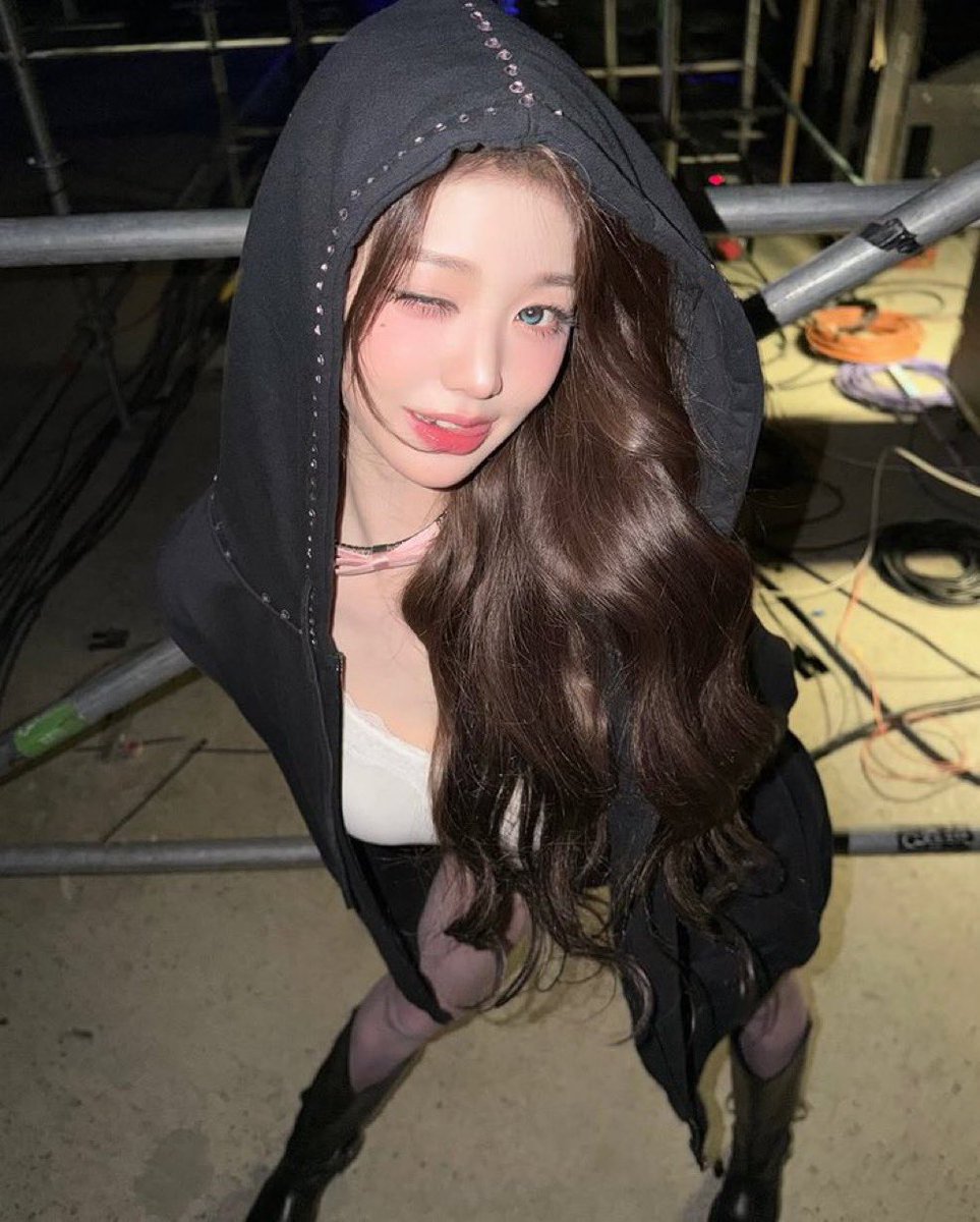 OXOX_XO_'s tweet photo. 너 뭐 돼❓🤭

아니면 꿇어💗💢

#연능 #야상극 #멤놀 https://t.co/GD3lGfcDem