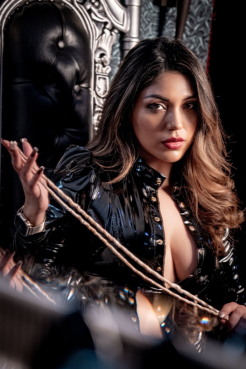 prod_by_sm's tweet photo. Düsseldorf aufgepasst 🖤😈 Filming-Session mit @MaywaLeon_
17.09 🎬📹 

Bist du bereit zu dienen?

#maywaleon #femdom #pegging #spanking https://t.co/pxD00TMPMs