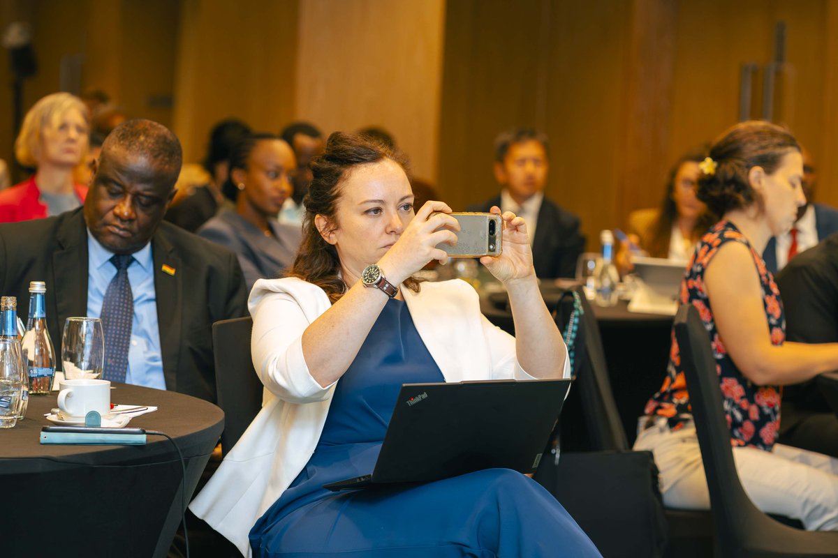 EnvironmentRw's tweet photo. At today’s briefing, discussions are highlighting 🇷🇼’s preparations for #MOP38, the 10th anniversary of the Kigali Amendment and the proposed Kigali +10 Declaration.

The conversation is looking at how a decade of ozone and climate diplomacy can drive renewed ambition and action. https://t.co/kr8Lj8sKkF