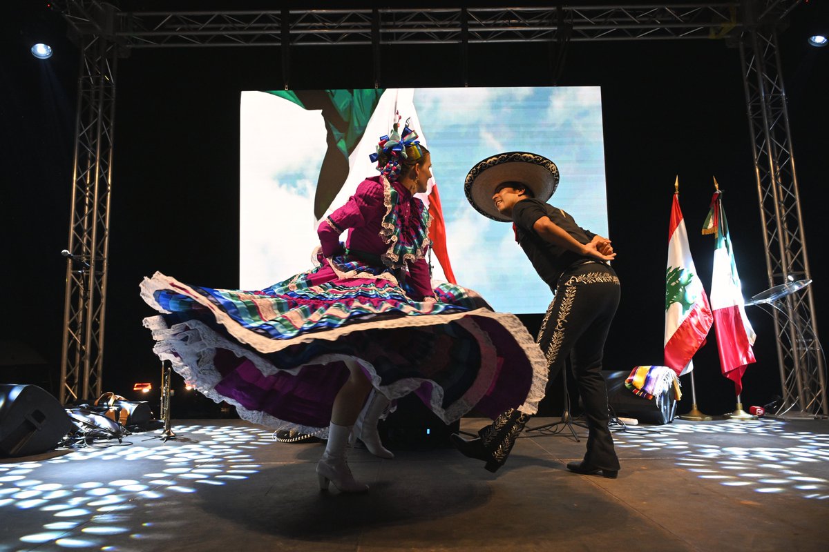 EmbaMexLb's tweet photo. ¡México se celebra en Líbano!✨

Biblos fue escenario de la conmemoración del 216º Aniversario del Inicio de la Independencia de México, reuniendo a autoridades, comunidad diplomática y comunidad mexicana en una celebración de cultura, música y gastronomía.

¡Viva México! 🇲🇽🇱🇧 https://t.co/jmvsBT8Byo