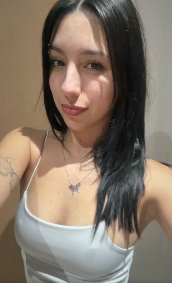 princessfrostt3's tweet photo. just wanted to say hello... hope you're having a lovely day 🥹✨ https://t.co/bF73VWD8Ho