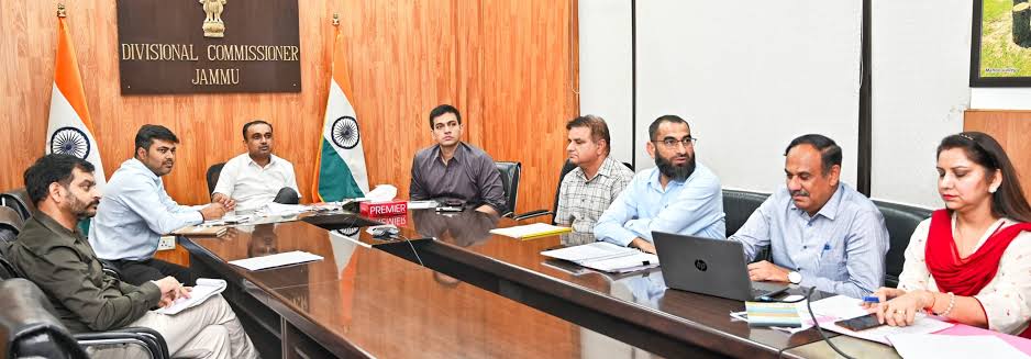radionews_jammu's tweet photo. Jammu’s air quality improvement plan gets a fresh push as an Integrated Traffic Light System is approved at identified locations. Plantation proposals for Kot Bhalwal and Bhagwati Nagar are also approved. Measures on road repairs, dust control, waste management and green spaces are reviewed.

@Divcomjammu @airnewsalerts @jmcjammu @Jammu_SmartCity @Rameshkumarias @Devansh_IAS