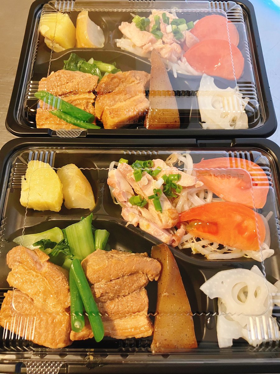 itsmonogohan's tweet photo. こんばんは。今日の夜は、豚の角煮です。豚バラ肉を下茹でで脂抜きし、醤油や砂糖、酒、みりん、香味野菜等で煮ました。中華料理に東坡肉（トンポーロー）という豚の皮付き肉を八角等のスパイスで蒸す角煮とよく似た料理がございまして、それ風にアレンジするのも面白そうですね。#いつもの御飯 https://t.co/mgAYMsmXYh