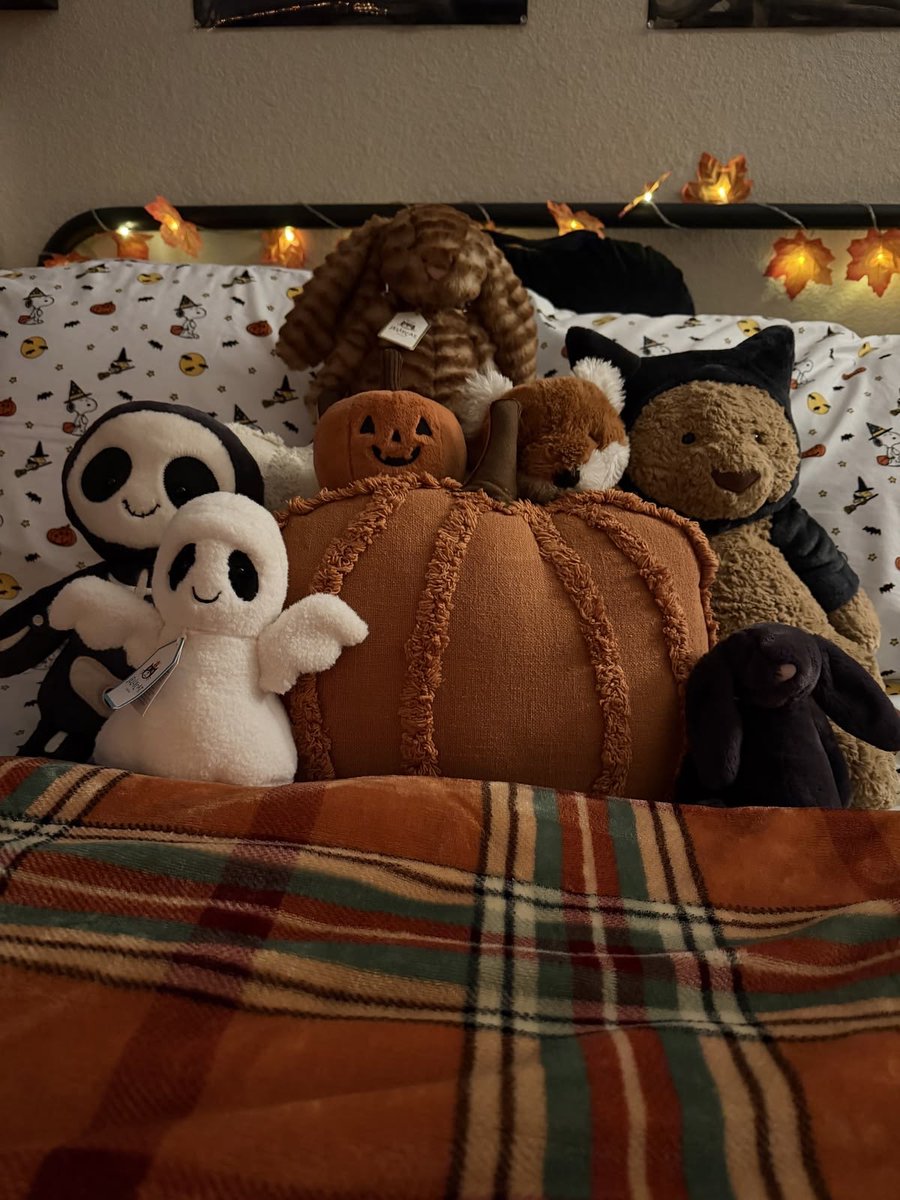 miseryminds's tweet photo. .˚⊹.🎃₊˚𖦹⋆ 
Build a Halloween night 
…based on your ED
An edtwt thread 🪡 

Ik this is soo early but I’m so excited 
-
ཐི ₍^.ˬˬ.^₎ ཋྀ
#edrtwtㅤ #edtwtㅤ #shedtwt #ricecaketwt #ana #mia #ednos #moothunt #edtwtthread #interactive #distraction #thinspo https://t.co/DK5pzCcYNn