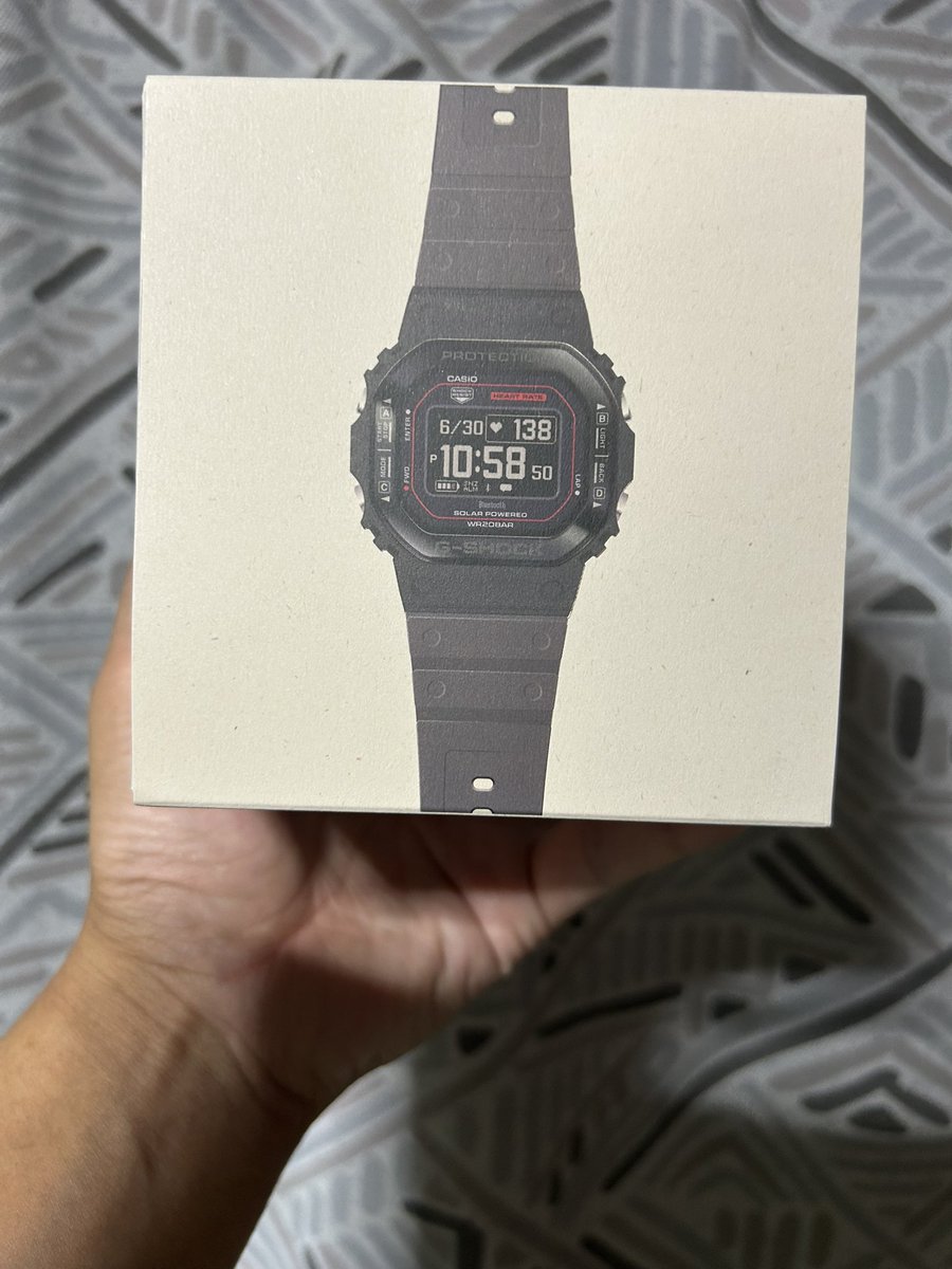 toru1980213's tweet photo. もう届いた〜❣️
そしてやっぱりカッチョえぇ〜❣️❣️❣️

#G-SHOCK https://t.co/YK6OndH6lv