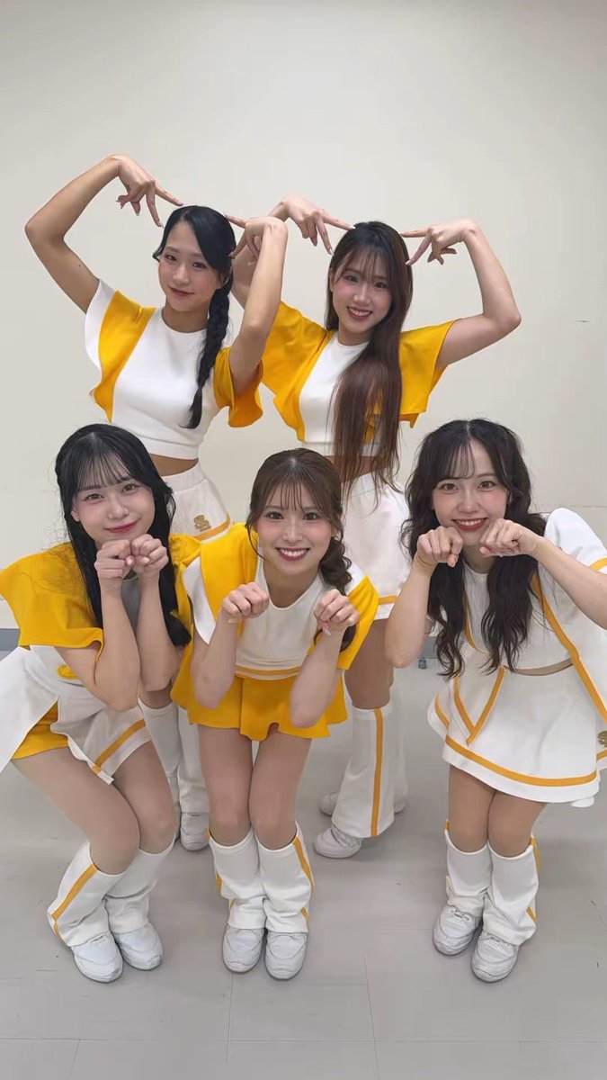 hawksHoneys's tweet photo. 🍬TikTok更新🍬
▶️https://t.co/C5orkP4lv3

本日は、momoka・Yi-xin・みづき・ユズ・shino がお届けします☺️💗

#sbhawks #ゼンシン https://t.co/govGOgNt1x