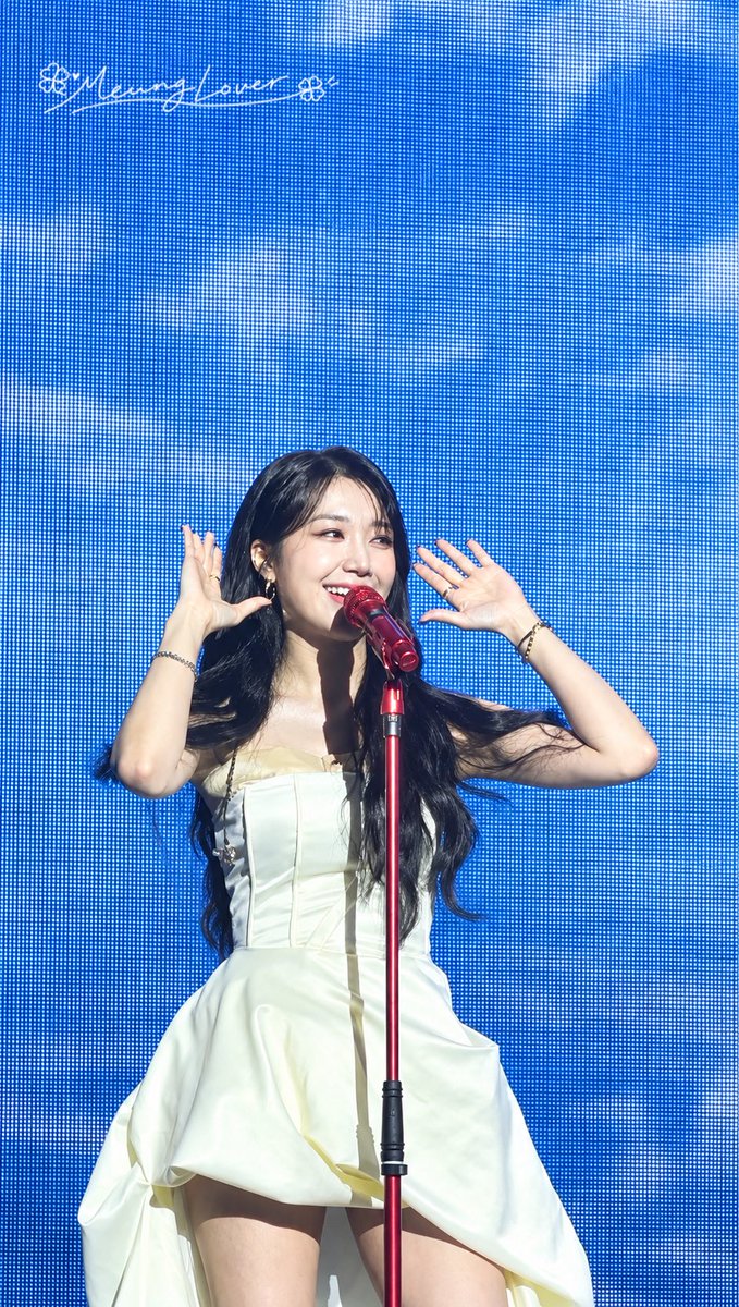 Meung_Lover's tweet photo. 260913 정은지 <Summer , I > Concert🌊

#Apink #에이핑크 #Eunji #은지 #정은지 
 #郑恩地 https://t.co/FS9cLpfhlv