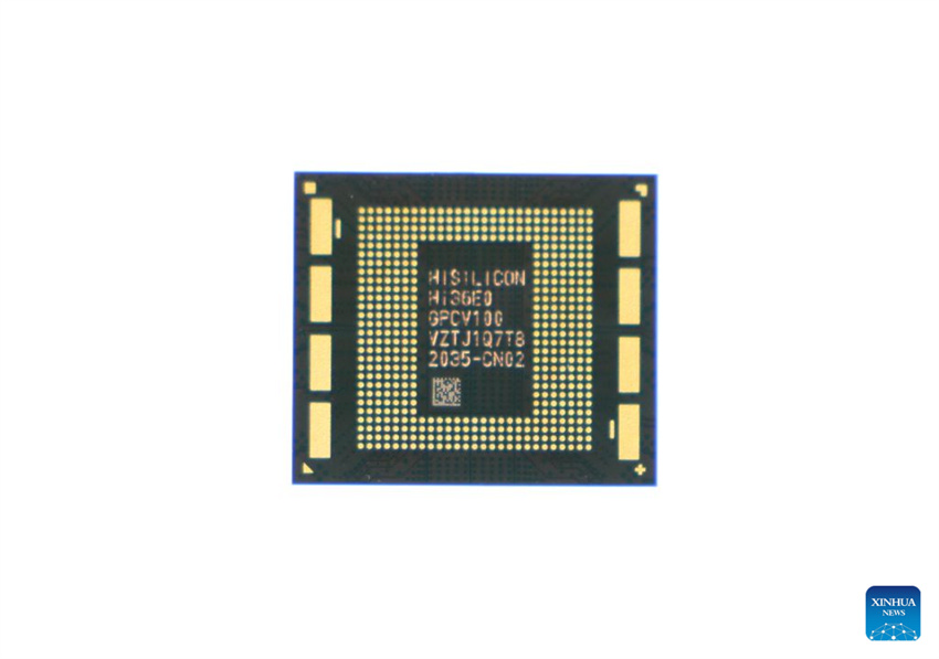 LivingInHarmony's tweet photo. Does Kirin 9050 Pro look the same as Kirin 9000s SMIC 2023. So yeah it is indeed a US-free built chip. Look closely again. Windows Phone is still dead, this AI bot WinCrap forum want to yap about Huawei
#FactsFirst #Evidence
https://t.co/u7HlejmfEN https://t.co/dW5QczEews