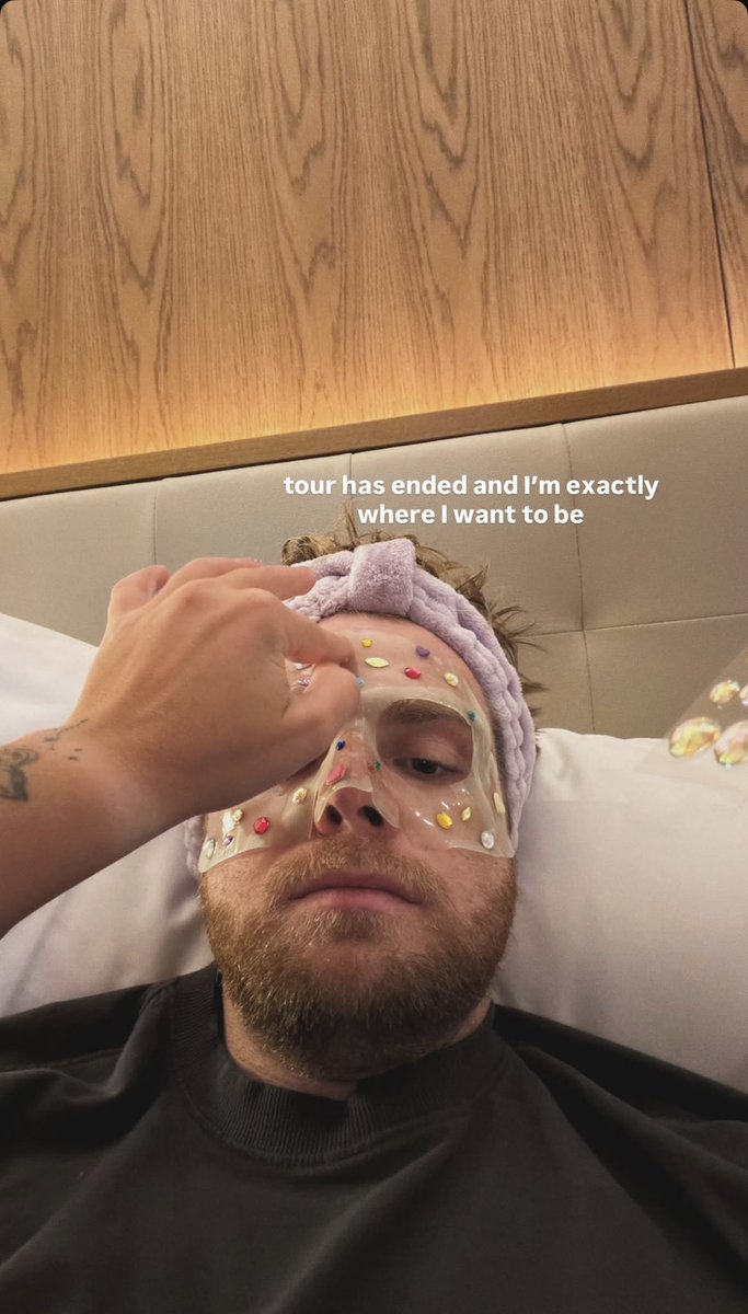 AlexWarrenBRA's tweet photo. “A turnê terminou e eu estou exatamente onde quero estar.”

Alex Warren via Instagram Story. https://t.co/KuNucaQSHN