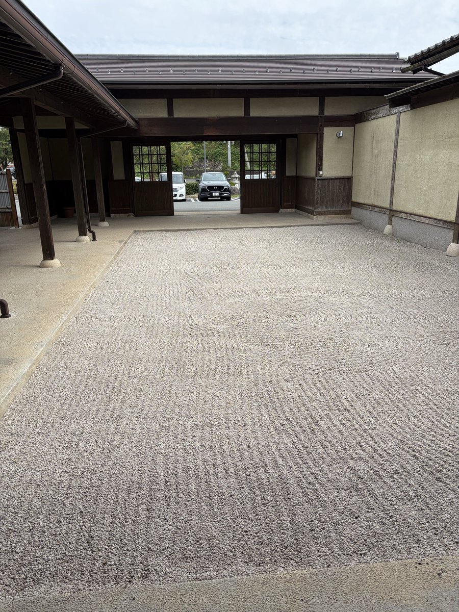 inmatsu's tweet photo. 天気は今ひとつでしたが
今日の奥出雲多根町佐白
「長寿の湯」
小さな温泉ですが
先週改装オープンしました
とっても綺麗で
気持ちよかったです。 https://t.co/FJWcr9FIFL