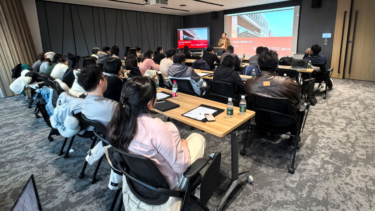 RegenaButhkwwb's tweet photo. Just wrapped up an awesome data visualization workshop! Learned game-changing skills to turn raw data into clear, actionable insights. Grateful for the chance to upskill and connect with fellow data lovers https://t.co/HiT7MFUi30