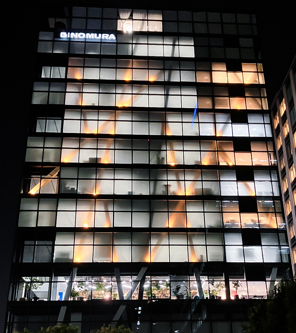 odaiba_net's tweet photo. 本日9/17(木)は #世界患者安全の日 デス！
お台場では「患者安全に関する啓発活動」として、
「オレンジ」のライトアップを行いマス🟠

#お台場 #メガマウっさん #アウェアネスカラー https://t.co/xud6gZu57i