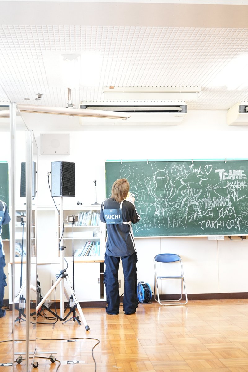 bmsg_trainee's tweet photo. ⸜ ✉️ #LETTER_FROM_TAICHI ✨ ⸝

映画「THE LAST PIECE -Glow of Stars-」がYouTubeにて期間限定で公開されています！🧩

早くもラスピから1年が経ちますが、あの頃の空気や感情を今でも思い出します。
お互いに影響し合って、自分自身とも闘いながら過ごした音楽漬けの日々がほんとうに楽しかったです💭✨

最終審査の後に円陣を組んでみんなの顔を見た時、今ラスピが終わろうとしていてこの景色ももう最後なのかなという想いと、ラスピを通して関われたみんなへの感謝が一気に溢れていました。

一年がたった今でも、こうしてあの時間を皆さんと共有できることが嬉しいです！！
これを機にラスピ本編も併せてもう一度観ていただけると嬉しいです☺️

ラスピ合宿中にうとうとしちゃってる動画も載せちゃいます😶
撮影はRUIです！

#TAICHI
#BMSGTRAINEE