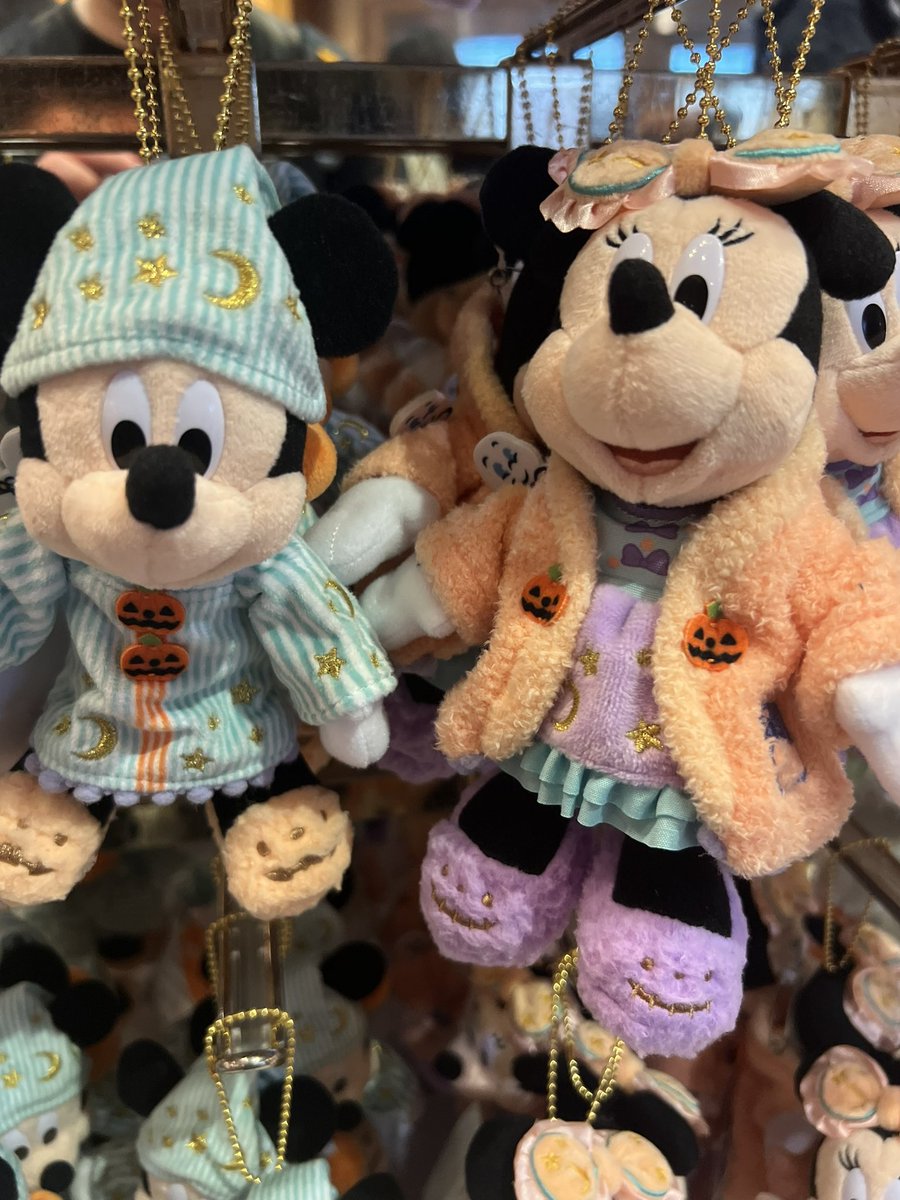 happycat378's tweet photo. ハロウィンイベント初日のボンボきた！！
半日キャンセル拾い連打してなんとか入れた！
買わない買わないと言いつつどんどんカゴが重くなる、、、😭 https://t.co/0tBEoJrDQX