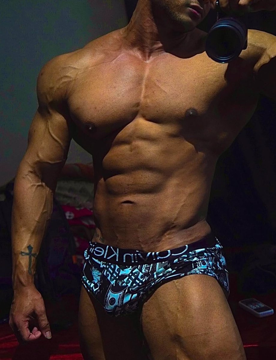 indianmalegod's tweet photo. My muscles are enough to crush so many things ! Mind it 💸

#indianmaster #cashmaster #indianfindom #paypig #humanatm #masterhunk #wallet #worship #feetfetısh #indiancashmaster #dom #findom #malefindom #money #cash #humiliation #suckwallet https://t.co/OYQjyjMLCq