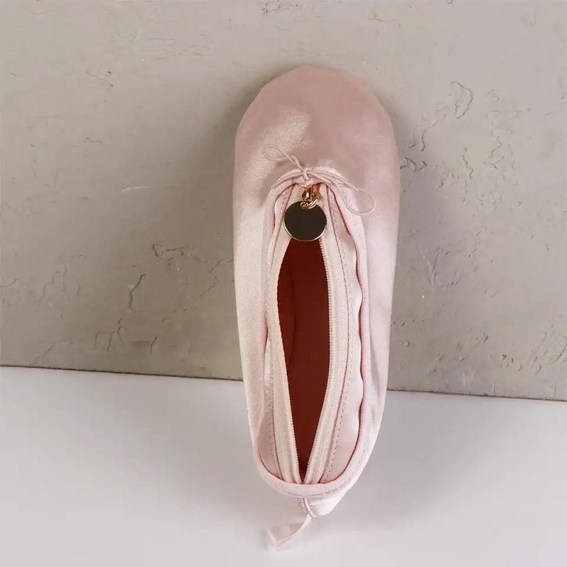 bellusinfo's tweet photo. 🎀COQUETTE GIRLIES, LIAT INI!!🎀

Pointte Ballet Shoes ini gemes banget, bentuk ballet shoes-nya lucu dan super aesthetic🎀✨ https://t.co/0zSuK1ILQh
