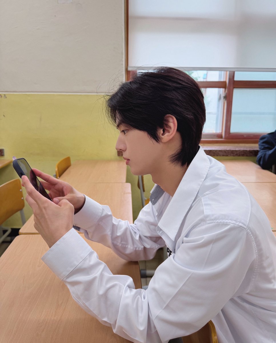 R0Blov5's tweet photo. 투어스 인스타 #도훈 https://t.co/qyCPaUdnth
