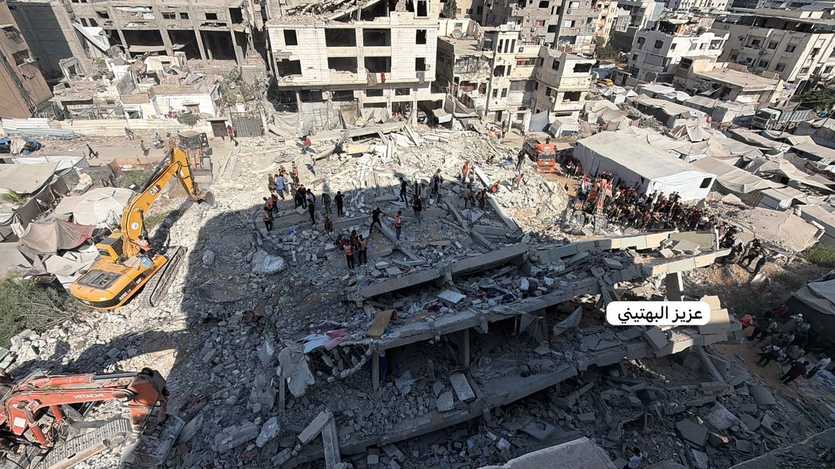 M_alrantisi1979's tweet photo. صورة جديدة من صور الحرب المستمرة على #غزة … 100 ما بين شهيد وجربح ومفقود تحت أنقاض مبنى انهار من آثار الحرب ….
( قرابة العام على الاتفاق … وغزة تذبح يوميا … بينما الوسطاء والضامنون صامتون … ) https://t.co/Kcxo9CRoWH